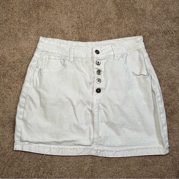 GUC Button Up Skirt - Picture 2 of 4